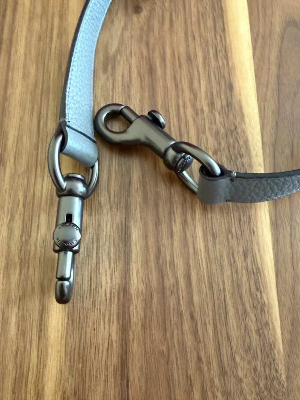 COACH adjustable pebble Leather Strap EUC tea rose detail